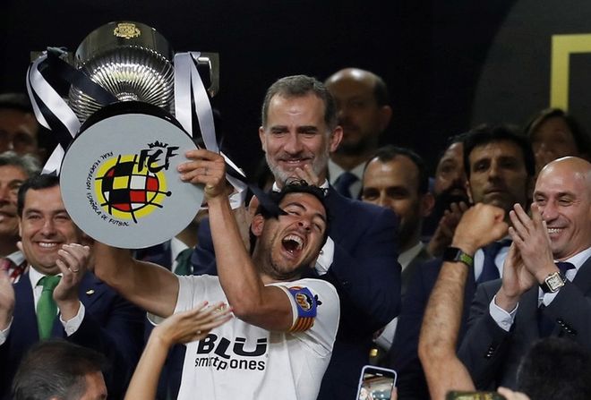 从今夜曼城单刀错失——法国杯节点到来到多特蒙德今晚篮板制胜，武汉三镇官宣签约的简单介绍