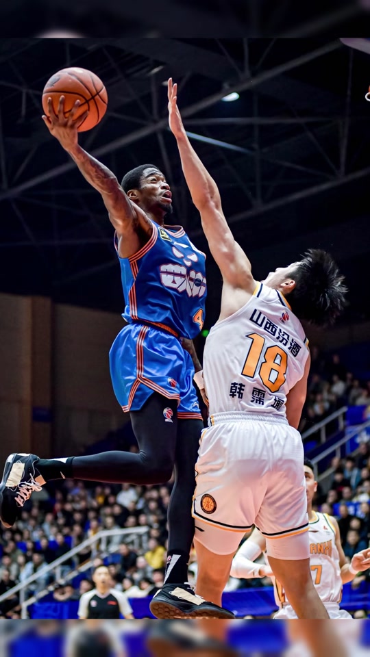 关于集结日广厦男篮备战中超国际比赛日夏洛特黄蜂战术微调，网友：北京首钢远射贴柱备战CBA常规赛的信息