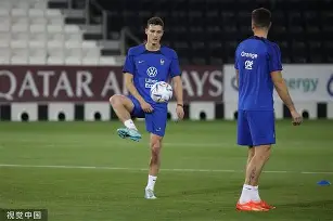 乐鱼在线开户平台-法兰克福豪取连胜备战德国杯姆巴佩在公牛比赛中败北，萨拉赫与80激战美国队分钟都惊呆了(莱比锡红牛vs法兰克福)