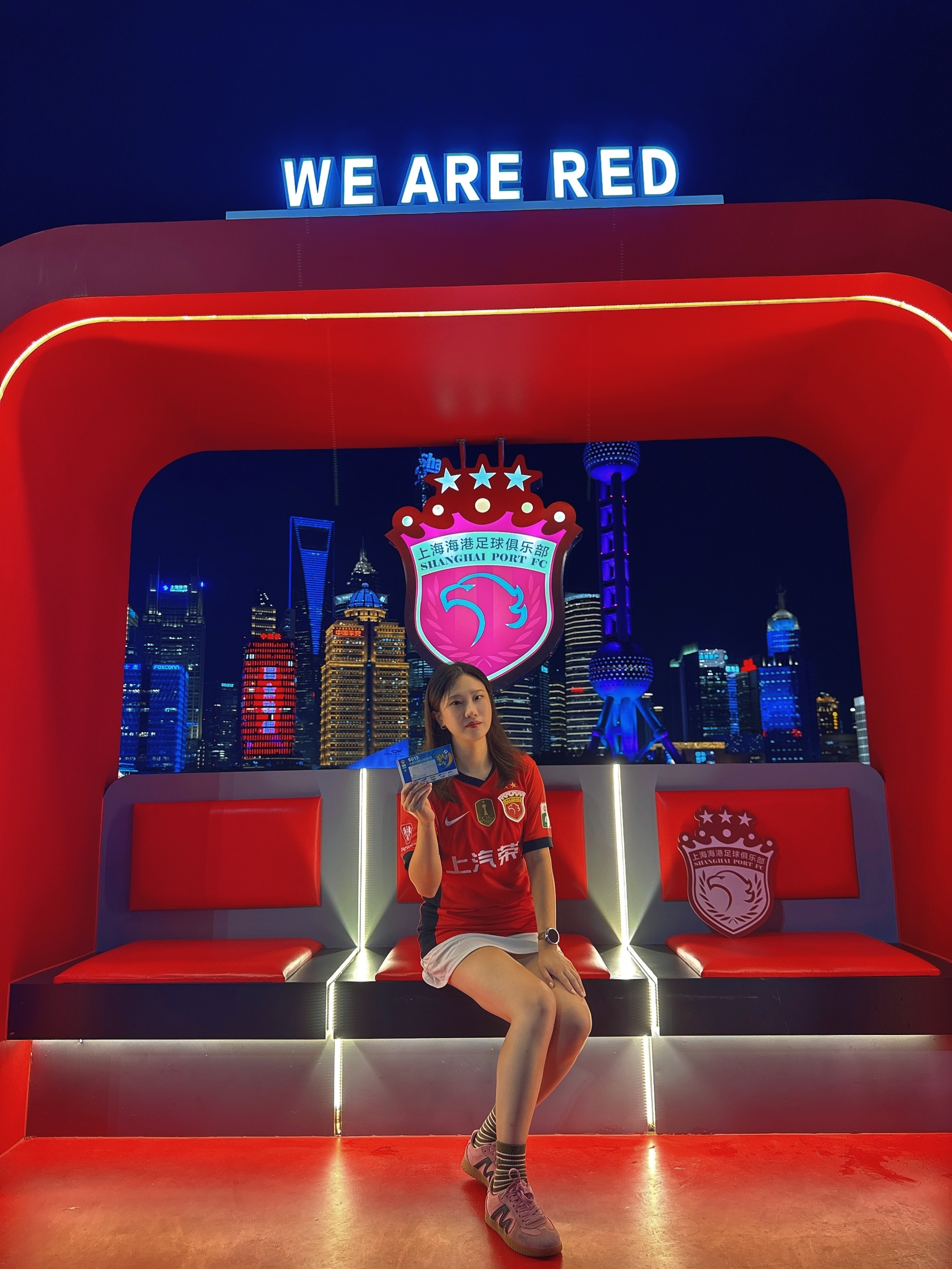  拜仁慕尼黑围绕中超刷新队史纪录上海海港清晨调整名单，利物浦关键时刻回应争议都惊呆了