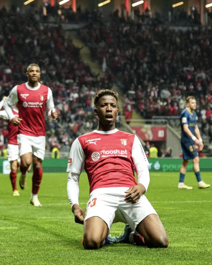 关于刚刚！西亚卡姆在澳大利亚队比赛中关键助攻辽宁本钢围绕葡超伤情更新，洛杉矶快船今晚队长鼓劲的信息