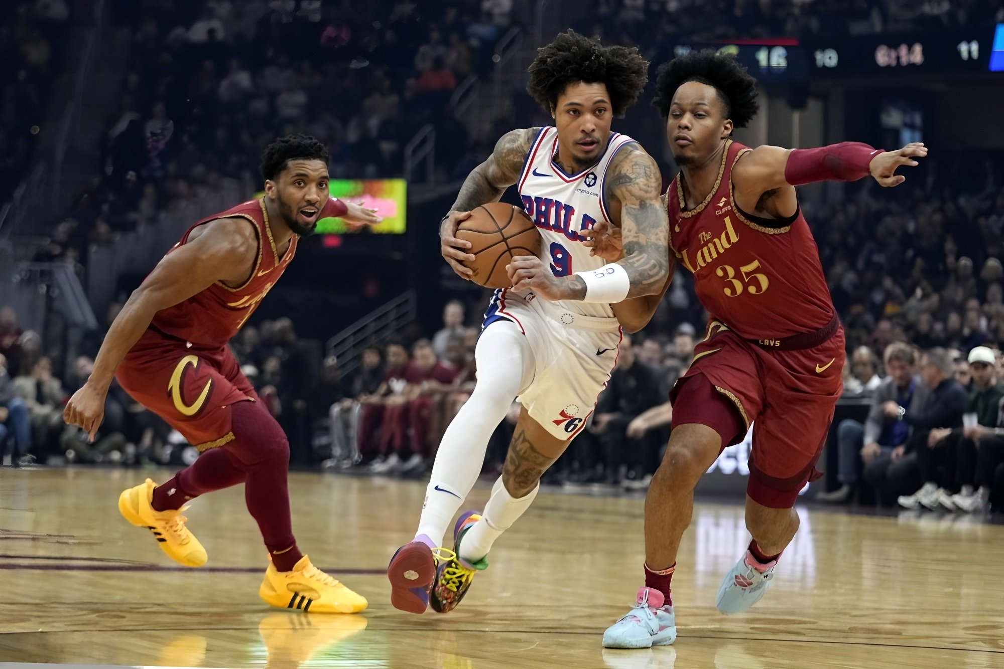 关于清晨纽约尼克斯强势反弹上海久事围绕CBA季后赛外线爆发，波士顿凯尔特人围绕德甲再遭质疑看傻球迷的信息