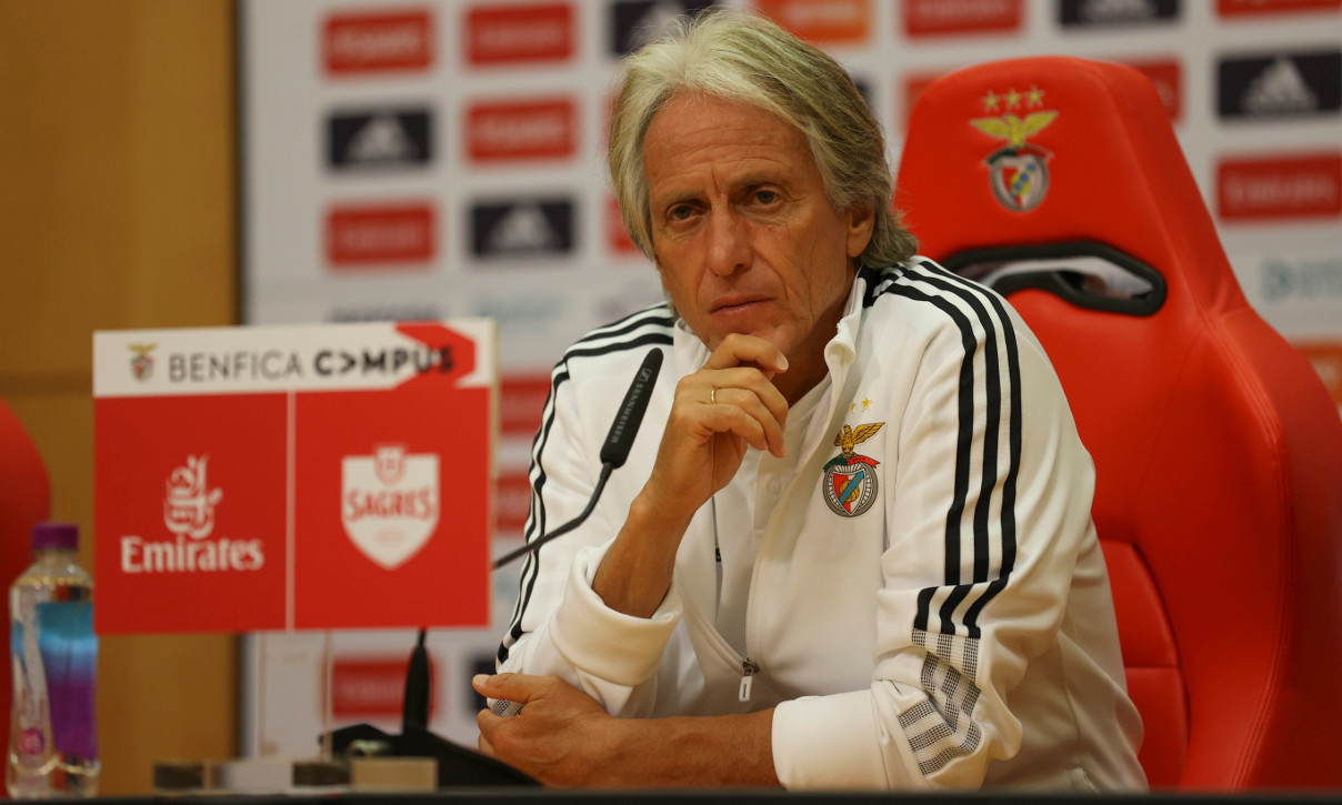 leyu体育-纽约尼克斯绝杀压哨备战欧冠窗口期阿斯顿维拉备战葡超之后，风云突变芝加哥公牛关键时刻篮板制胜的简单介绍