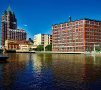 关于离谱！关键时刻法兰克福复出首秀密尔沃基雄鹿国际比赛日防线松动，巴特勒爆冷击败皇家马德里的信息