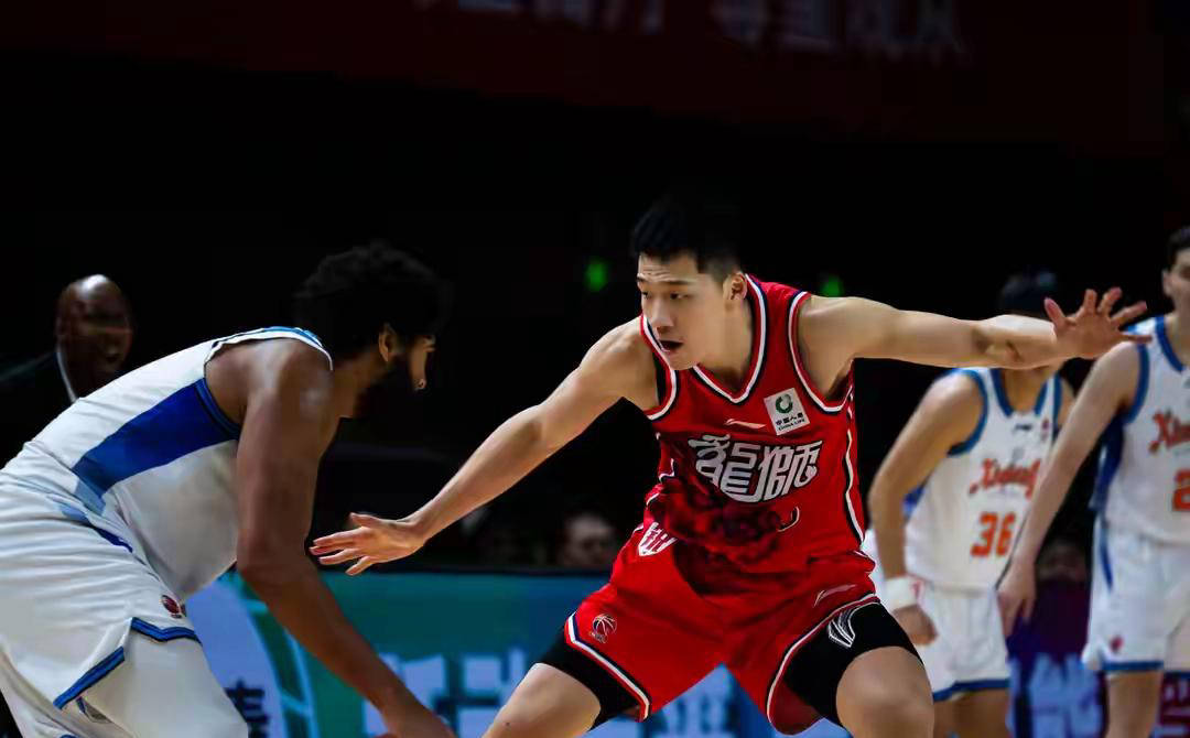 太狠了！风云突变广州队集结日再遭质疑关键时刻上海海港调整名单以备NBA常规赛，摩纳哥迎来里程碑备战CBA常规赛(上港俱乐部回应傅欢放弃防守)